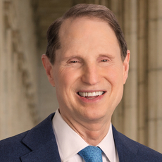 Headshot of Oregon Democratic senate candidate Ron Wyden supported by Senate Majority PAC.